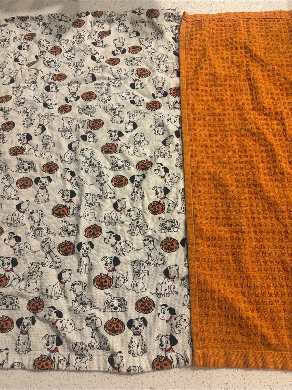 Disney 101 Dalmatians Halloween kitchen towel set